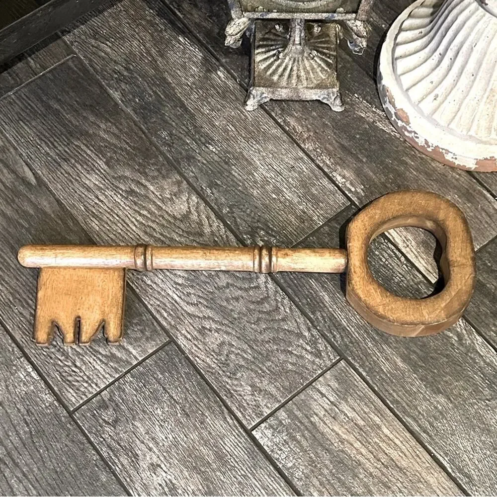 Pottery Barn NWOT  Rustic Brown Curved Real wood Decorative Key wall Art